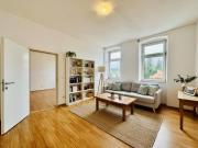 Helle Eigentumswohnung mit allgemeinen Balkon und...