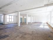 Helle flexible Fabriketage mit 2 Lastenaufzügen in Kreuzberg