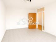 Helle, frisch renovierte 2,5 Zimmer Wohnung mit Loggia &...