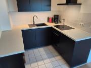 Helle, frisch renovierte 2 Zimmer Wohnung in zentraler Lage