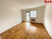 Helle 2 Zimmer Wohnung mit Loggia!
