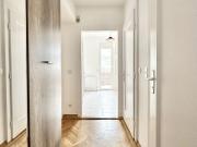 Helle, großzügige Wohnung mit Loggia in zentraler Lage...