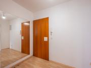 Helle gut aufgeteilte 2 Zimmer Wohnung nähe S Bahn...