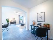 helle lichtdurchflutete Wohnung, 2,5 Zimmer mit Balkon
