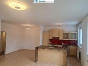 Helle Mietwohnung mit Wintergarten im Zentrum von Bad Vöslau