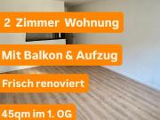 Helle, renovierte 2 Zimmer Wohnung mit Balkon in...