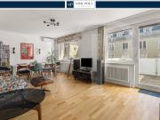 Helle, renovierte Dachgeschosswohnung mit Balkon und...