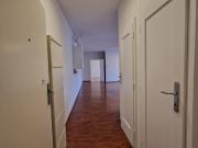 Helle renovierte zentral gelegene Wohnung mit Balkon...