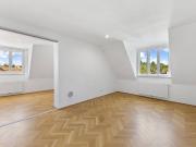 Helle, ruhige 4 Zimmer Dachgeschoss Wohnung mit...