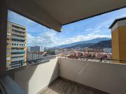 Helle, sanierte 2,5 Zimmer Wohnung mit Balkon und...