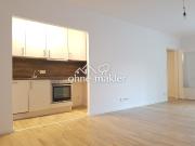 Helle Singelwohnung mit großem Balkon