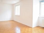 HELLE SINGLEWOHNUNG U Bahn Nähe