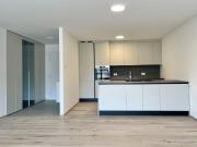 Helle Top ausgestattete Wohnung mit großem Balkon!