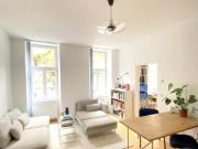 Helle und gemütliche 2 Zimmer Altbauwohnung unmöbliert