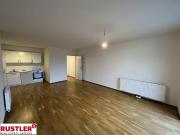 Helle und geräumige 3 Zimmer Wohnung mit Balkon