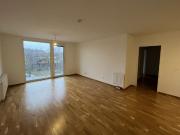 Helle und geräumige 3 Zimmer Wohnung mit Balkon