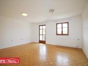 Helle und großzügige 3,5 Zimmer Wohnung mit Blick ins Grüne