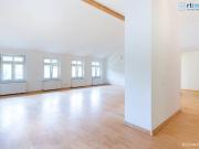 HELLE UND GROSSZÜGIGE 4 ZIMMERWOHNUNG IN IDYLLISCHER...