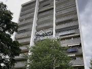 Helle und komplett renovierte 3,5 Zimmer Wohnung in...