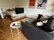 Helle und moderne Wohnung mit großem Balkon direkt am...