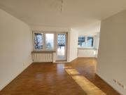 Helle und modernisierte 2 Zimmerwohnung mit Balkon in...
