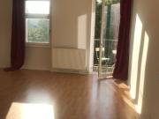 Helle und ruhige Altbauwohnung mit Sonnen Balkon in...