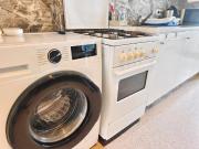 Helle und wunderschöne 2 Zimmer Wohnung Nähe...