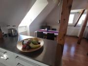 Helle, vollmöblierte 2 Zimmer DG Wohnung, ruhig,...