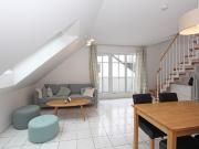 Helle, vollständig möblierte 2,5 Zimmer Wohnung mit drei... Helle, vollständig möblierte 2,5 Zimmer Wohnung mit drei...