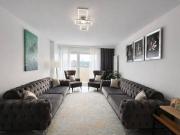 Helle Wohnung im 5. OG mit perfekter Anbindung nahe...