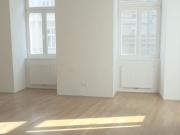 HELLE WOHNUNG IN REVITALISIERTEM ALTBAU NÄHE NASCHMARKT