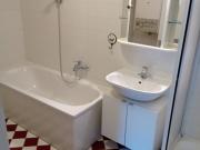 HELLE WOHNUNG MIT BALKON NÄHE LAINZER PLATZ