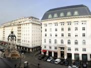 HELLE WOHNUNG MIT BLICK AUF DEN HOHEN MARKT BEZUG...