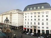 HELLE WOHNUNG MIT BLICK AUF DEN HOHEN MARKT BEZUG...