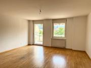 Helle Wohnung mit grosser, gedeckter Terrasse und...