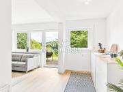 Helle Wohnung mit großer Terrasse und Blick ins Grüne