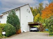 Helles 5.5 Zimmer Doppelhaus mit Carport und zwei...