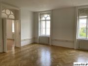Helles Büro nahe dem Servitenviertel