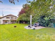 Helles Einfamilienhaus mit Garten und großem Potenzial