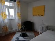 Helles freundliches Zimmer