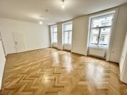 Helles, generalrenoviertes Altbaubüro in ruhiger Lage!