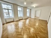 Helles, generalrenoviertes Altbaubüro in ruhiger Lage!