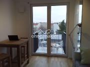 Helles modernes Studio Apartment mit Balkon an... Helles modernes Studio Apartment mit Balkon an...