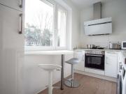Helles Zimmer in Wohnung in Treptow Köpenick, Berlin