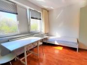 Helles Zimmer mit EIGENER KÜCHE, möbliert