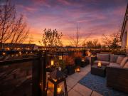 Helles Zuhause im Dachgeschoss – Balkon mit Blick ins Grüne