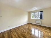 Hencroft Street North, Slough, Berkshire SL1, 2 bed flat...