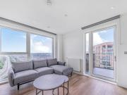 Henley Cross, London, 2 Bedroom Apartment