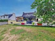 HENNEBONT: Maison de bonne construction sur sous sol complet