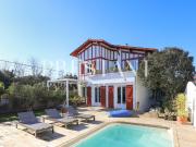 HENRI Maison de vacances avec piscine à deux pas du...